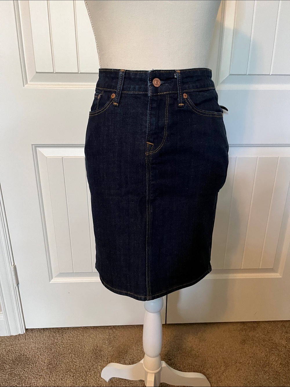 Levi’s Denim Midi Skirt Size 4